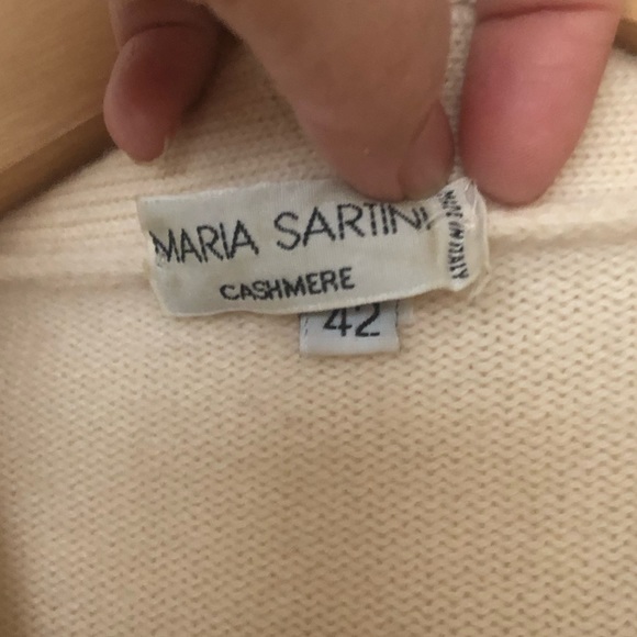 Maria Sartini Cashmere Two-Tone Mother of Pearl Button-up Cardigan - Picture 4 of 7